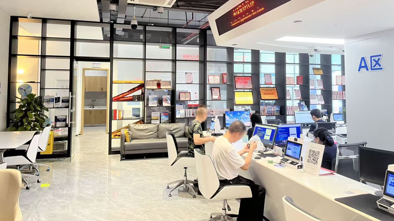 案例 | 星际互动助力海南三亚市崖州区政务服务中心智慧升级,构建高效服务新体验